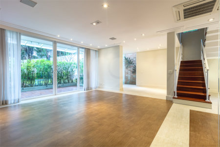 Casa à venda com 4 suítes no condomínio Las Cumbres, São Paulo - SP