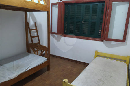 Chácara à venda com 5 quartos, sendo 1 suíte, no Centro (mailasqui), São Roque, SP