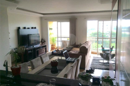 Apartamento à venda com 3 quartos, sendo 1 suíte,  em Vila Progredior, São Paulo, SP