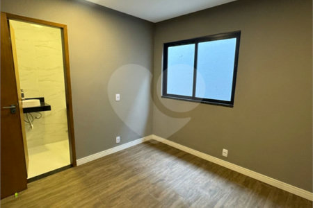 Casa à venda com 5 quartos, sendo 4 suítes, no condomínio Grand Park, Rio de Janeiro - RJ