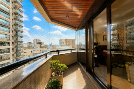 Apartamento de 184 m² em andar alto com 4 dormitórios e 3 vagas em Perdizes