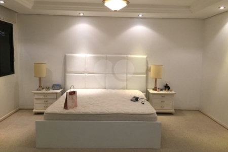 Apartamento à venda com 4 quartos, sendo 3 suítes, em Bosque da Saúde, São Paulo, SP