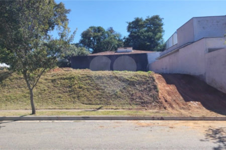 Terreno à venda com 1 suíte no condomínio Jatobás, Vinhedo - SP