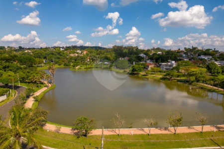 Casa à venda com 4 quartos, sendo 3 suítes, no condomínio Estância Marambaia, Vinhedo - SP
