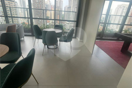 Apartamento à venda ou para alugar com 2 suítes em Jardim das Acácias, São Paulo, SP