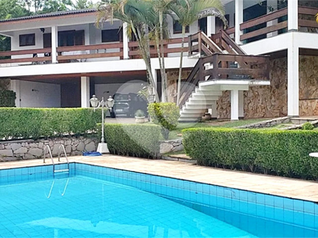 Casa à venda com 4 suítes no condomínio Alpes da Cantareira, Mairiporã - SP