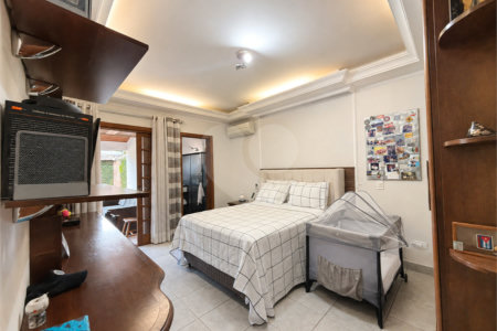 Casa à venda com 5 suítes no condomínio Parque Village Castelo, Itu - SP