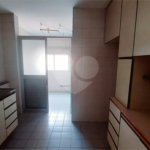 Apartamento à venda com 3 quartos, sendo 1 suíte, em Vila Olímpia, São Paulo, SP