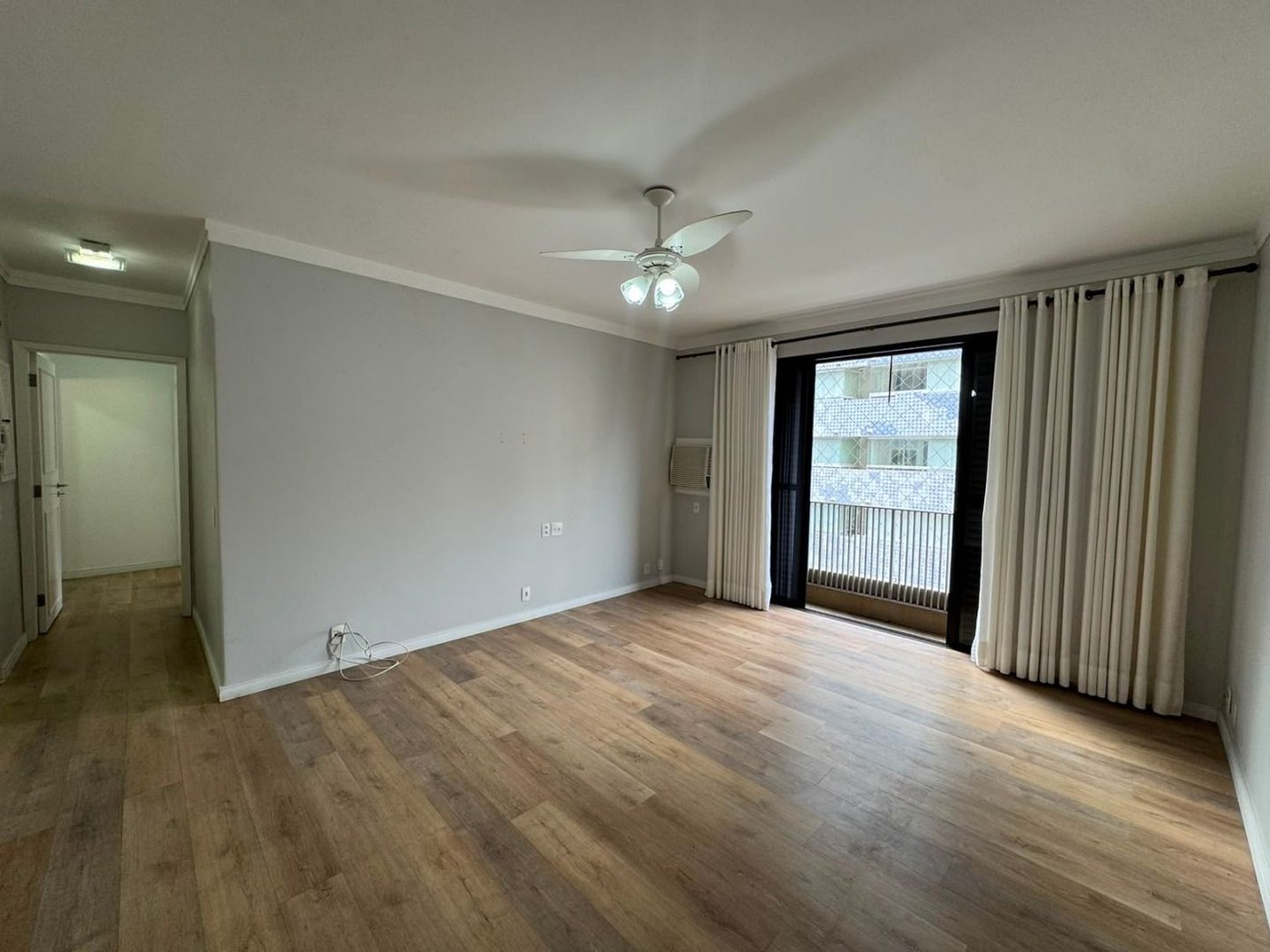 Apartamento com 2 dormitórios para alugar, 113 m² por R$ 5.900,02/mês - Gonzaga - Santos/SP