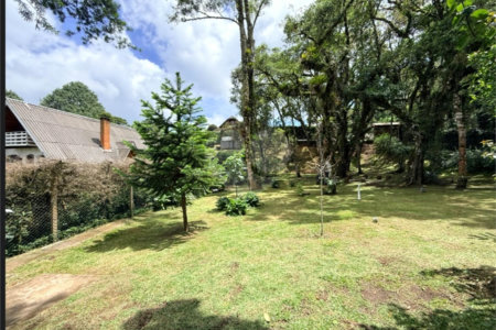 Casa à venda com 4 suítes em Vila Natal, Campos do Jordão, SP