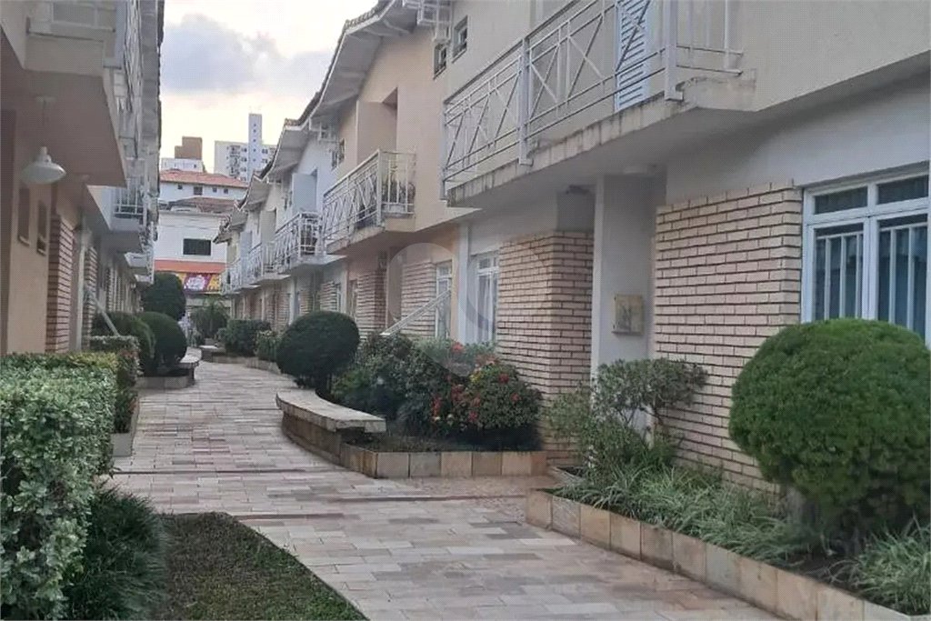 Casa à venda com 3 quartos, sendo 1 suíte, no condomínio Jardim das Palmas, São Paulo - SP