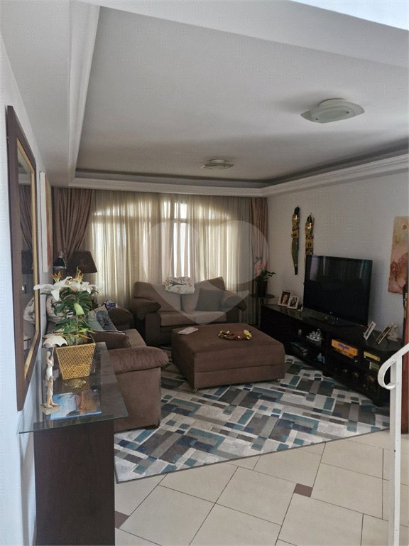 Sobrado à venda com 3 quartos, sendo 1 suíte, em Jardim Caravelas, São Paulo, SP