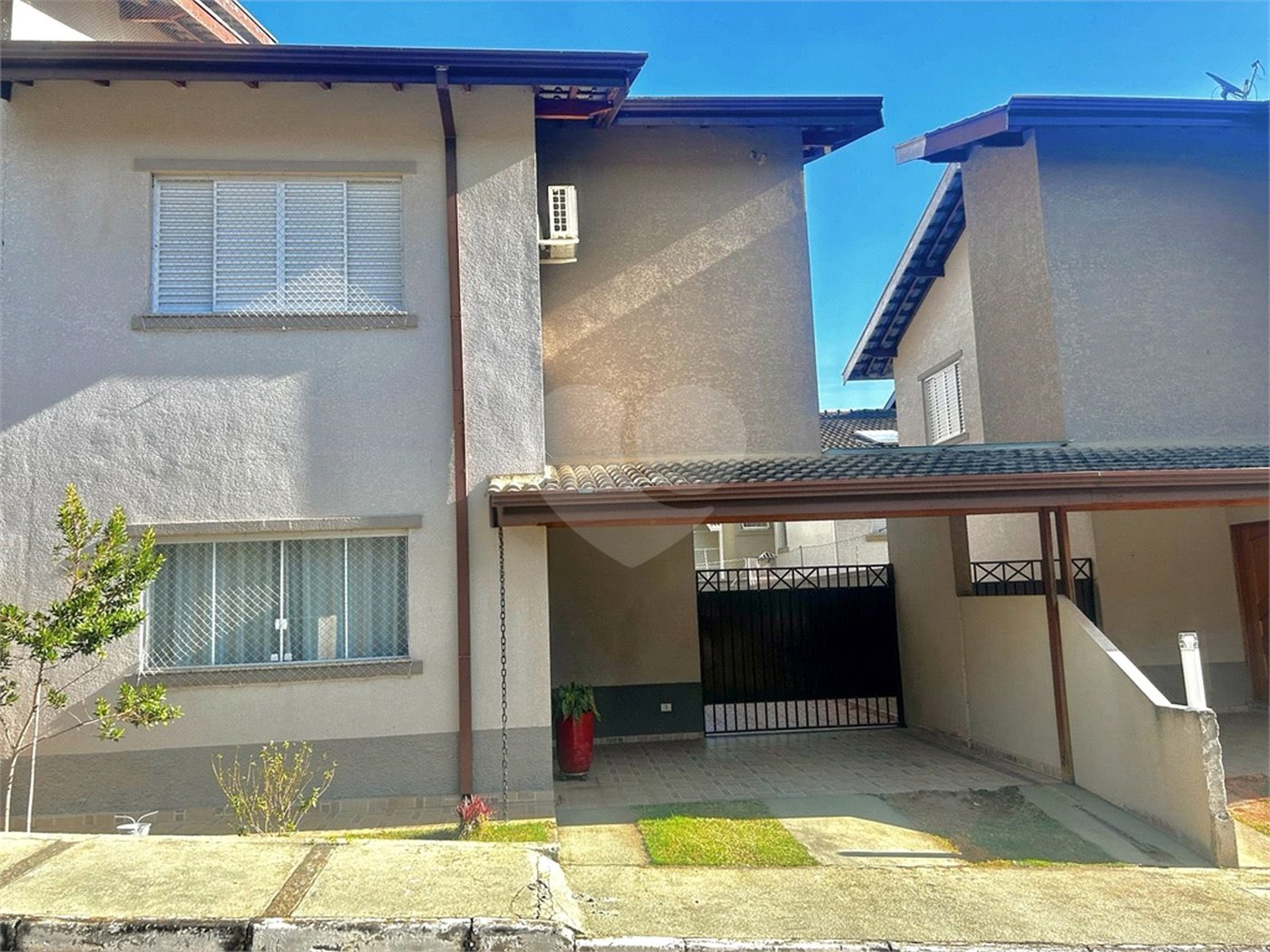 Casa em condomínio à venda com 3 quartos, sendo 1 suíte, em Jardim Estância Brasil, Atibaia, SP