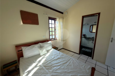 Casa em condomínio à venda com 2 suítes em Peró, Cabo Frio, RJ