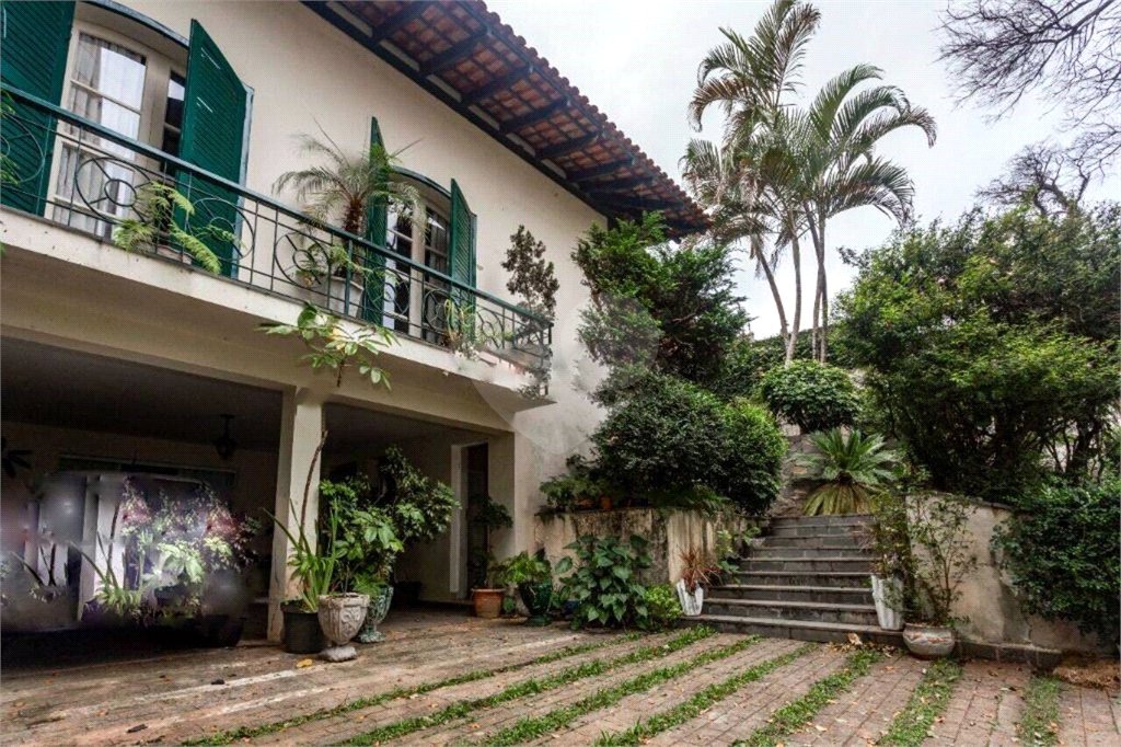 Sobrado à venda ou para alugar com 4 suítes em Butantã, São Paulo, SP