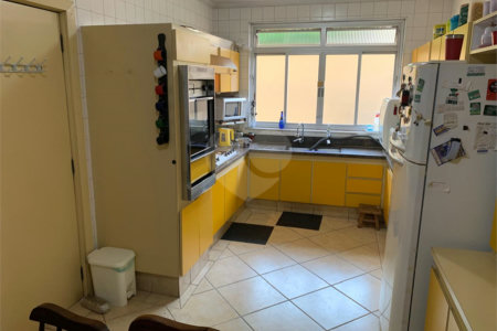 Casa à venda com 4 quartos, sendo 2 suítes, em Vila São Francisco, São Paulo, SP