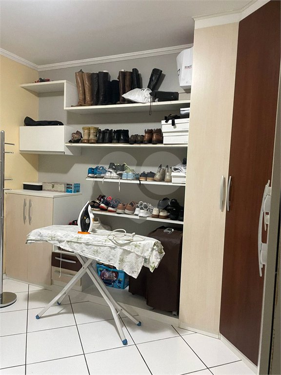 Sobrado à venda com 4 quartos, sendo 1 suíte, em Vila Áurea, Poá, SP