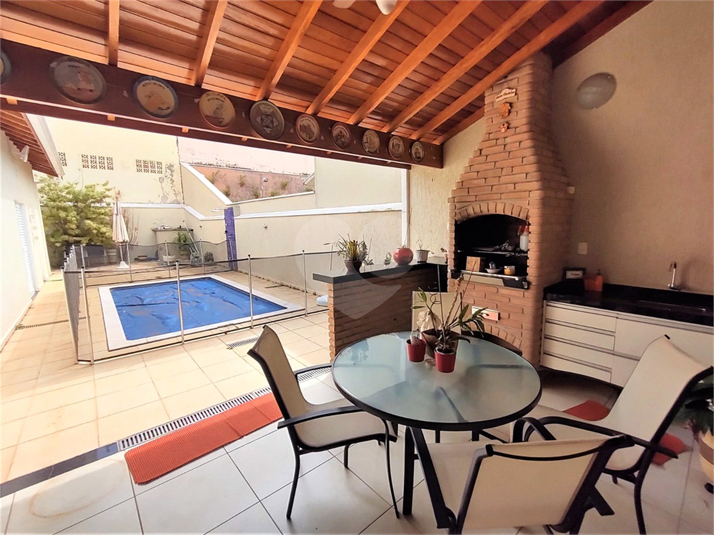 Casa à venda com 3 suítes no condomínio Portal dos Ipês, Indaiatuba - SP