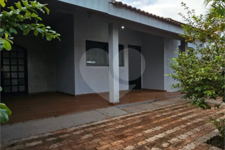 Casa à venda com 3 quartos, sendo 1 suíte, no Centro, Ponta Porã, MS