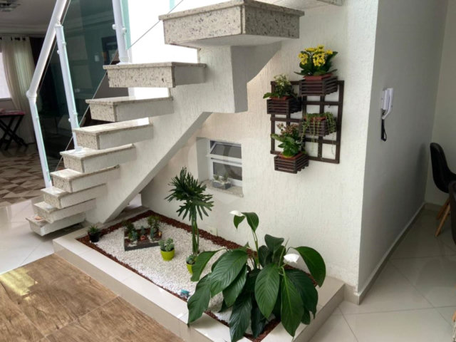 Sobrado à venda com 4 quartos, sendo 2 suítes,  em Vila Alpina, Santo André, SP