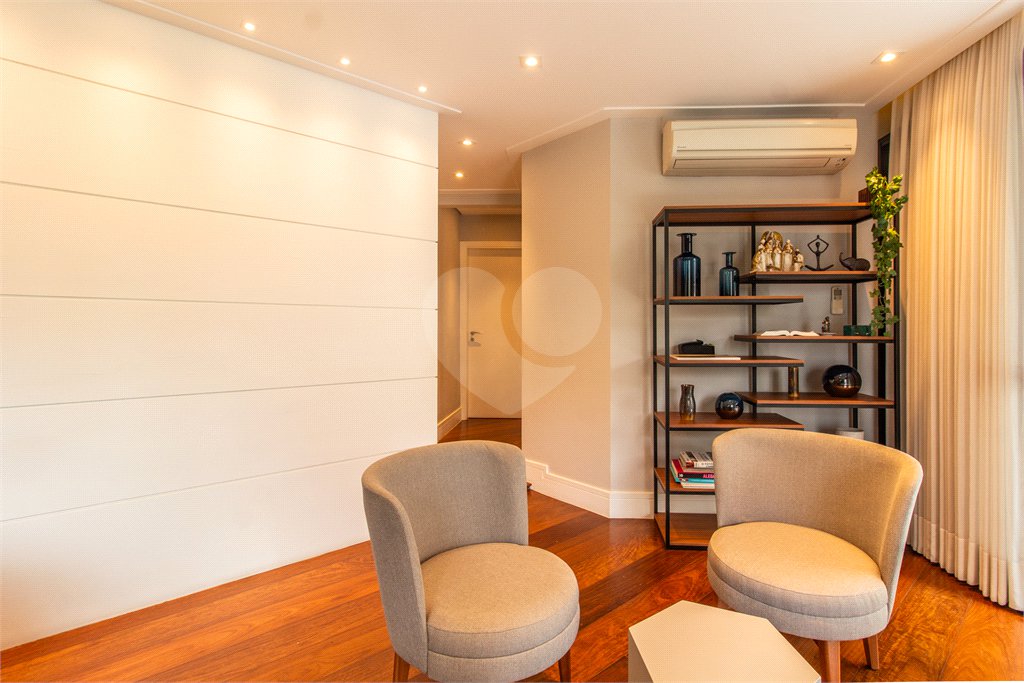 Apartamento à venda com 4 quartos, sendo 2 suítes,  em Vila Mariana, São Paulo, SP