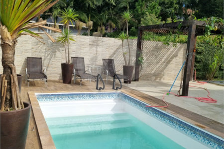 Casa à venda com 4 quartos, sendo 1 suíte, no condomínio Clube Florada Suzano, Suzano - SP