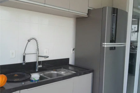 Casa à venda com 3 suítes em Moinho Velho, Cotia, SP