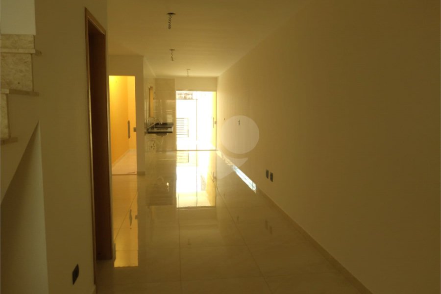 Sobrado à venda com 3 suítes em Vila Nivi, São Paulo, SP