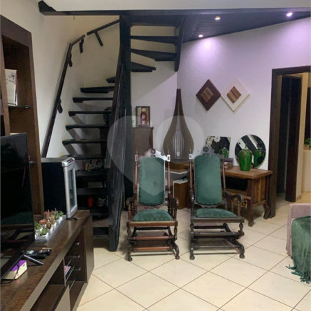 Sobrado à venda com 2 quartos no Centro, Três Lagoas, MS