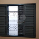 Casa Térrea com 3 dormitórios, sendo 1 suíte.