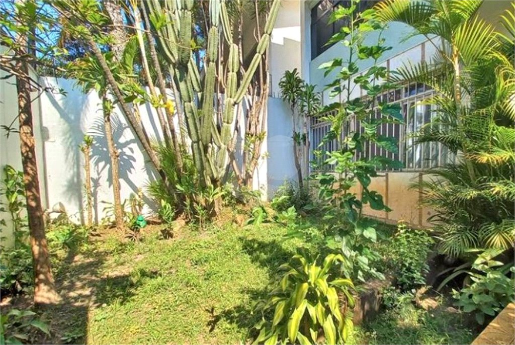Sobrado à venda 241m² na Vila Mariana 04 dormitórios, 01 suíte e 03 vagas.