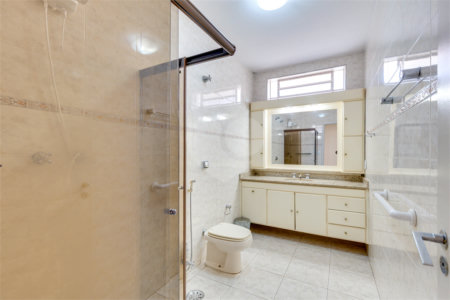 Sobrado à venda com 4 quartos, sendo 1 suíte, em Vila Mascote, São Paulo, SP