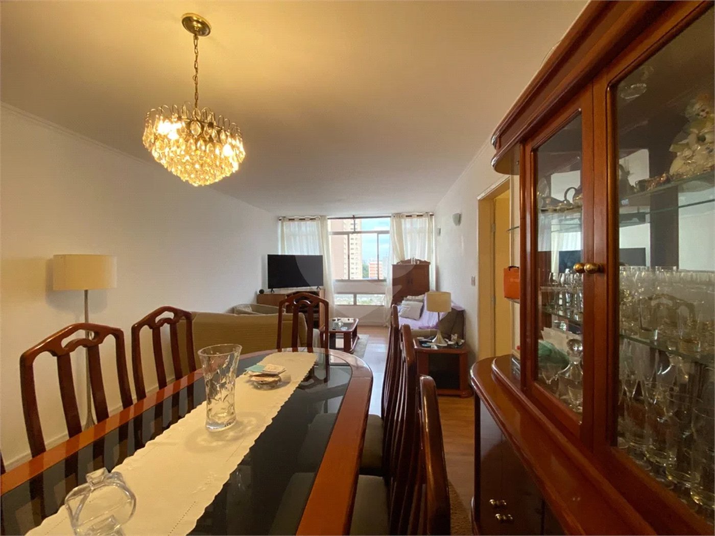 Amplo Apartamento à Venda – 140 m² | 3 Dormitórios | 1 Vaga