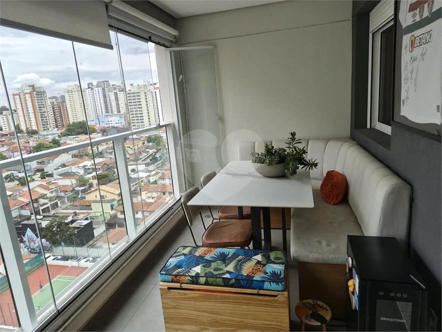 Oportunidade na Vila Leopoldina!! Apartamento com dois dormitórios, sendo uma suíte, dois banheiros, e com duas vagas.
