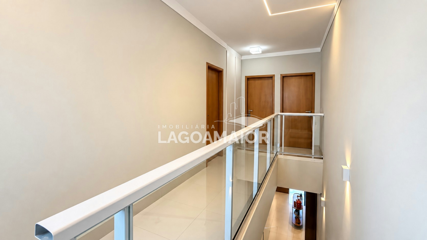 Casa à venda com 4 quartos, sendo 3 suítes, no condomínio Portal das Àguas, Três Lagoas - MS