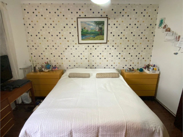 Casa à venda com 3 quartos, sendo 1 suíte,  no condomínio Residencial Santa Teresinha, São Paulo - SP