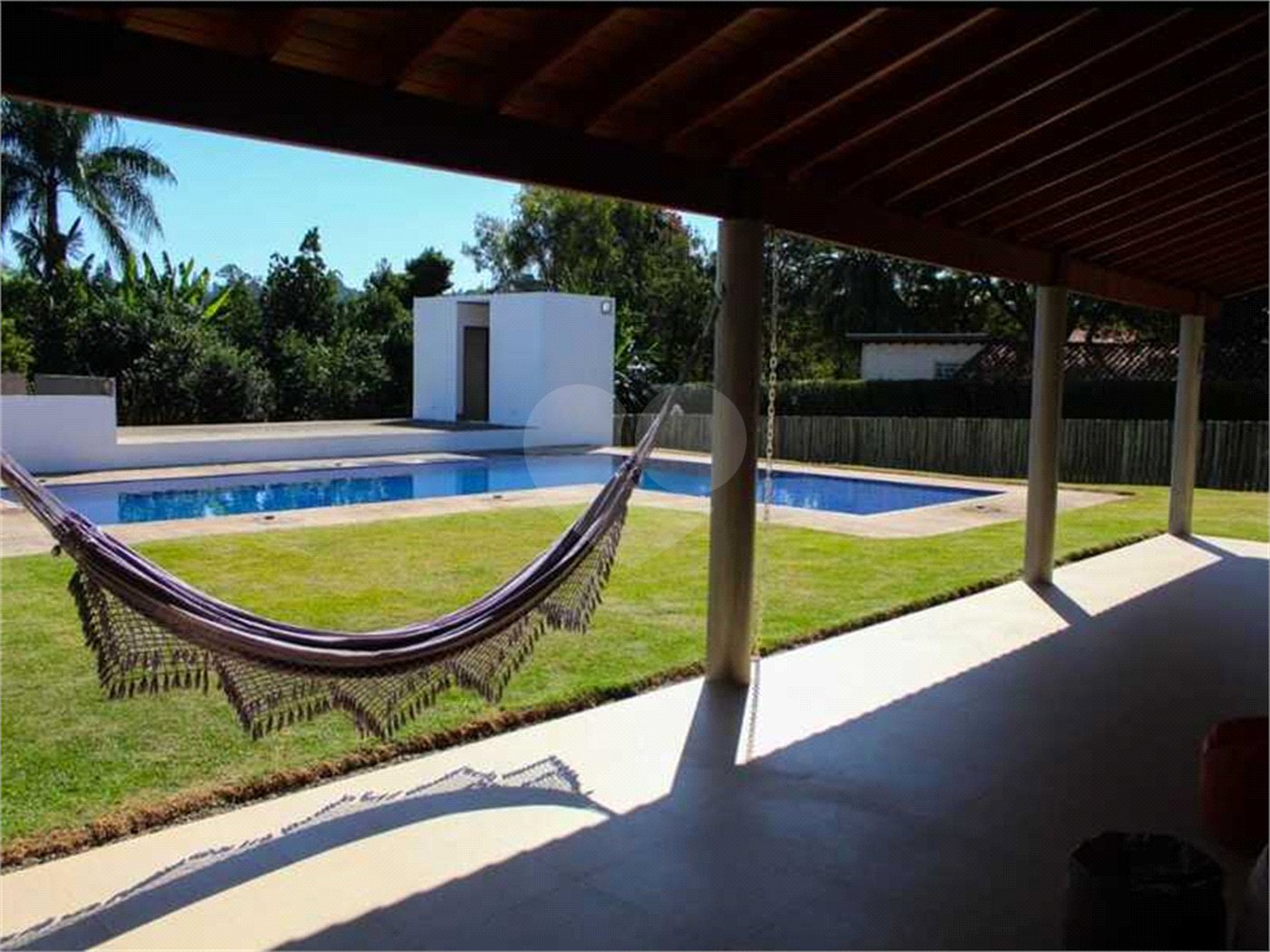 Casa à venda com 5 quartos, sendo 3 suítes, no condomínio Residencial Vale das Laranjeiras, Indaiatuba - SP