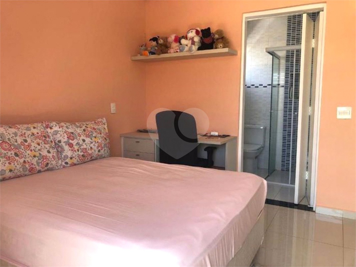Casa à venda com 4 quartos, sendo 2 suítes, no condomínio Terras de São Francisco, Vinhedo - SP