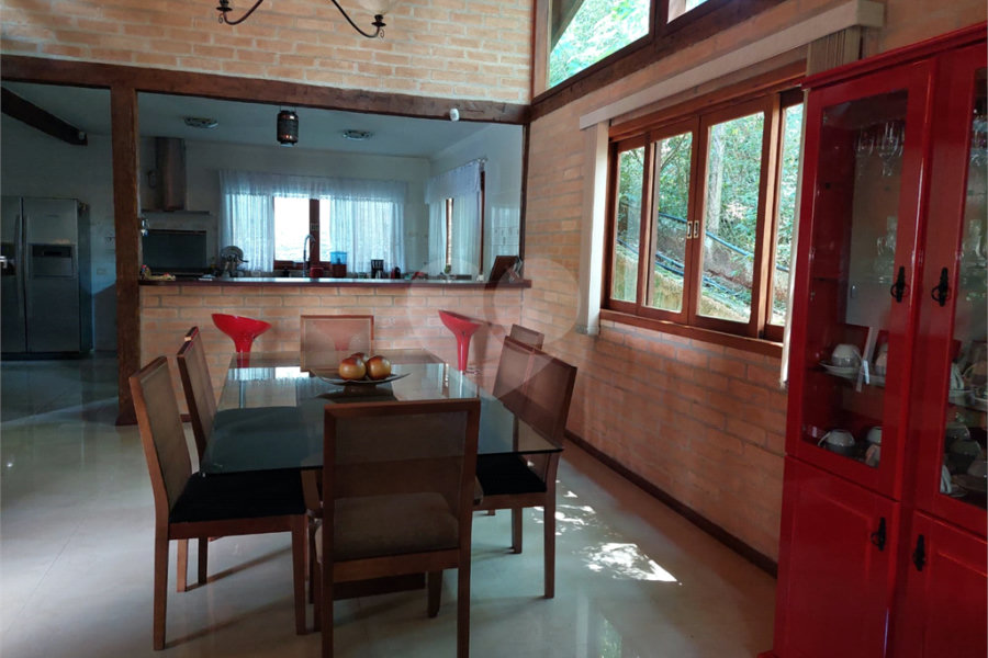 Casa à venda com 3 suítes em Roseira, Mairiporã, SP