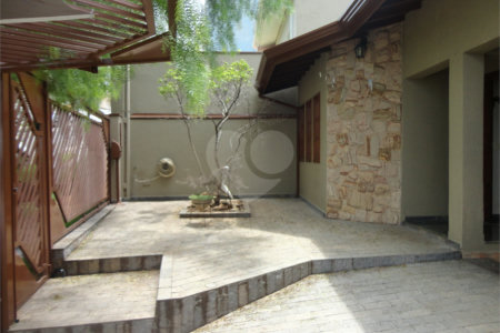 Casa à venda com 3 quartos, sendo 1 suíte, em Santa Marina, Valinhos, SP