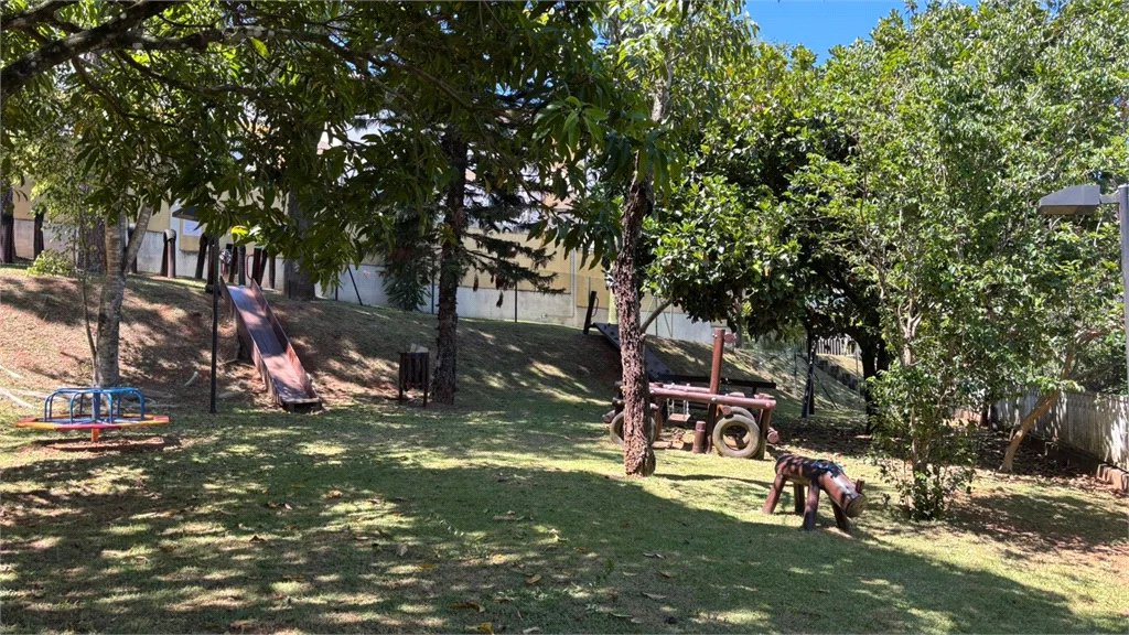 Casa à venda com 3 quartos, sendo 1 suíte,  no condomínio Villagio da Granja, Cotia - SP