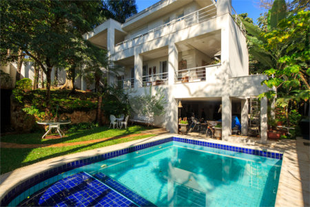 Casa à venda com 4 suítes no condomínio Vila Alba, São Paulo - SP