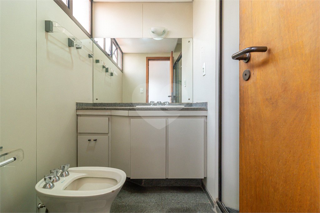 Apartamento à venda com 4 quartos, sendo 3 suítes,  em Chácara Santo Antônio, São Paulo, SP