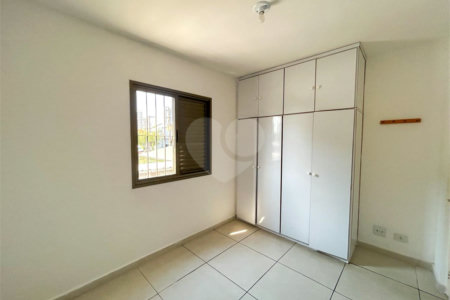 Apartamento à venda com 3 quartos, sendo 1 suíte,  em Planalto Paulista, São Paulo, SP
