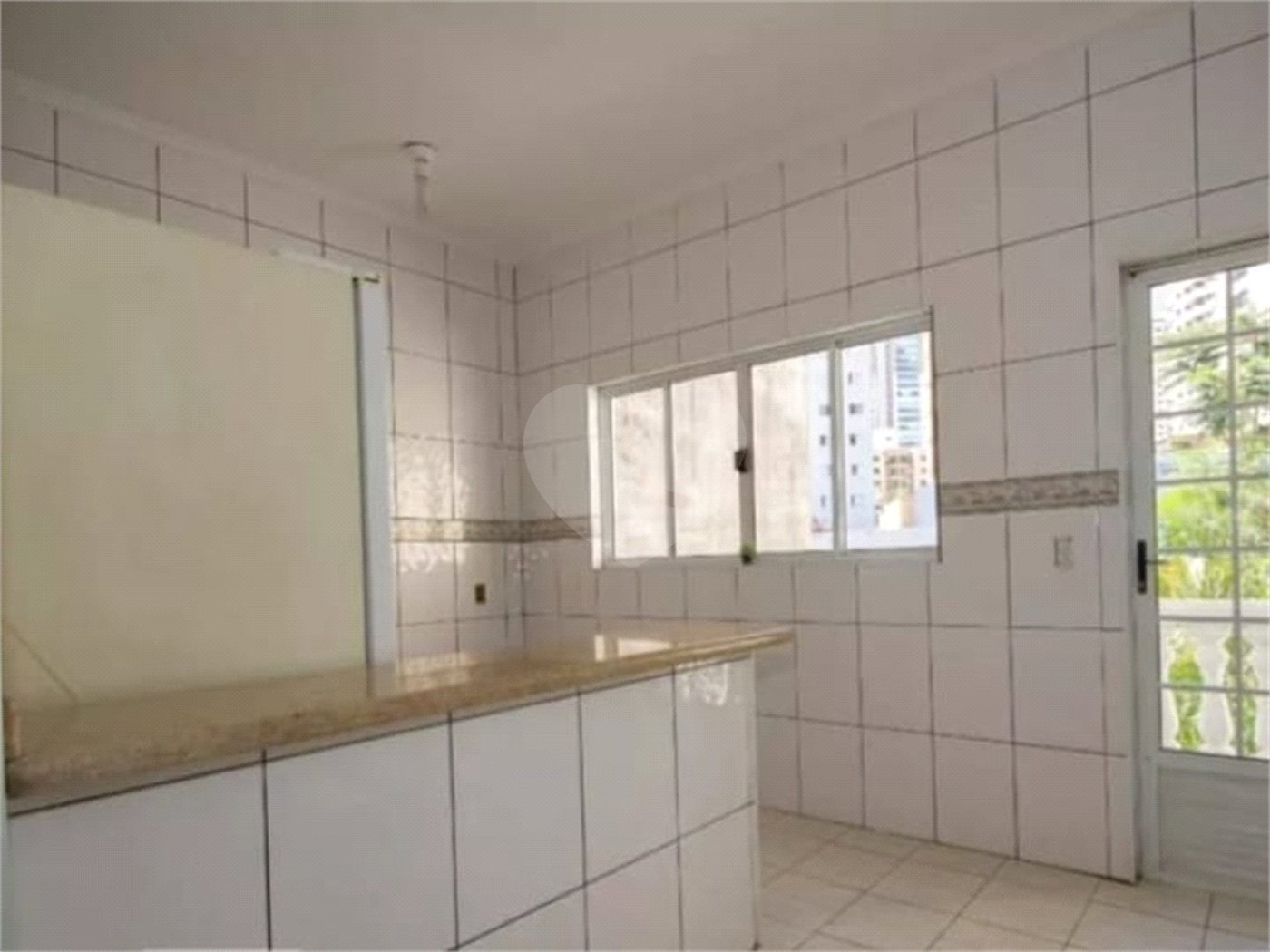 Sobrado à venda ou para alugar com 3 quartos, sendo 1 suíte, em Chora Menino, São Paulo, SP