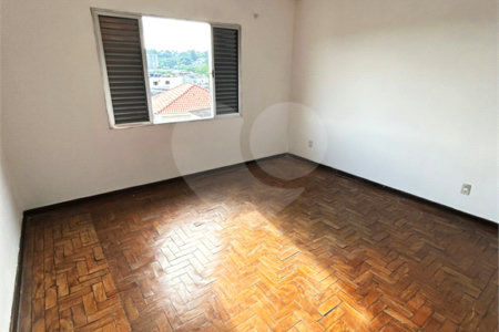Sobrado à venda com 3 quartos, sendo 1 suíte,  em Jardim Santa Emília, São Paulo, SP