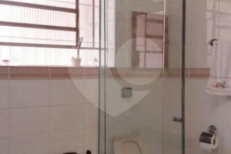Casa Térrea à venda com 3 quartos, sendo 1 suíte,  em Parque Jabaquara, São Paulo, SP