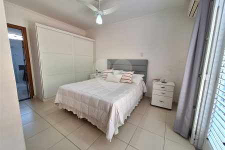 Casa à venda com 4 quartos, sendo 1 suíte, em Santa Cândida, Vinhedo, SP