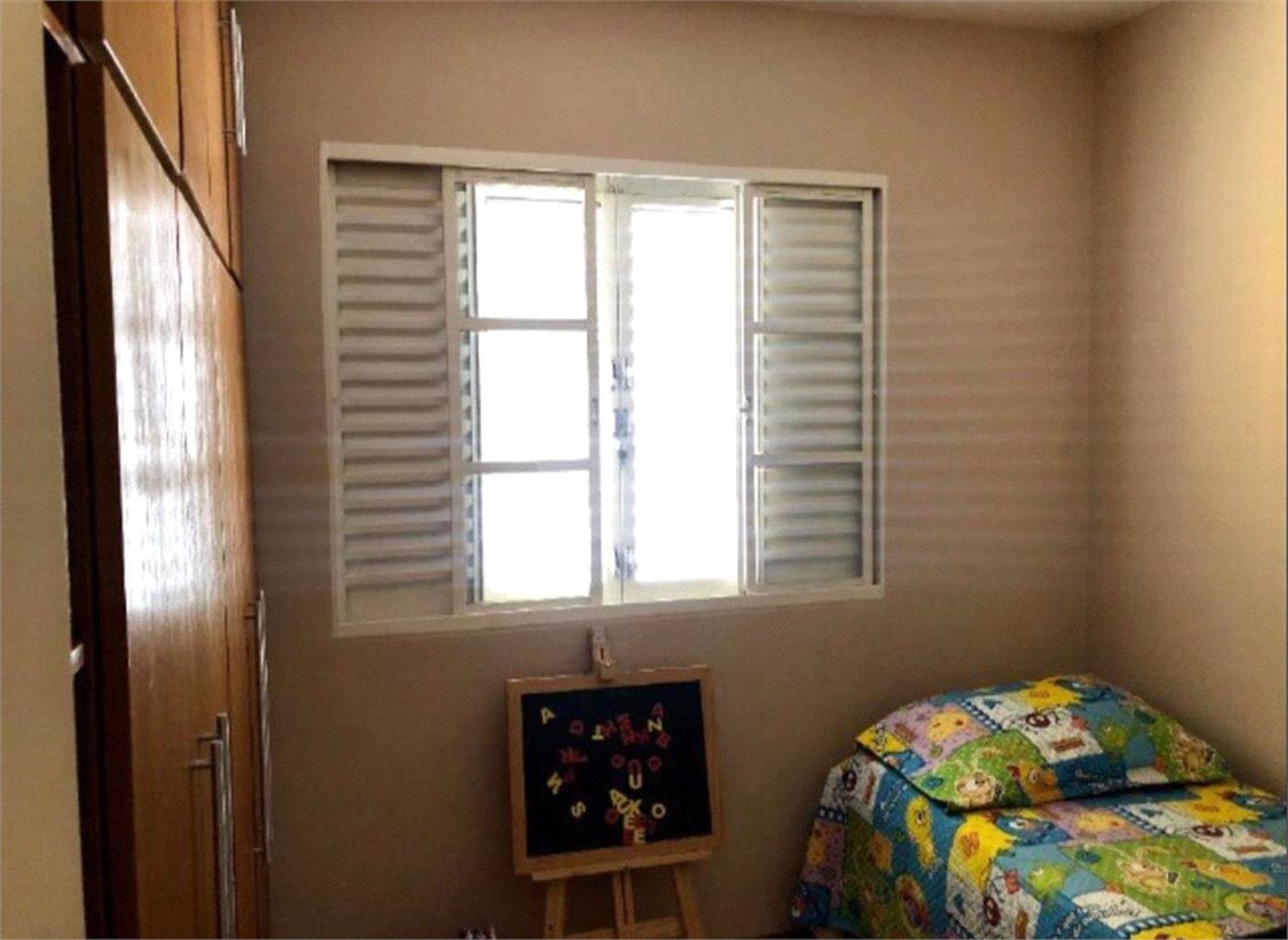 Sobrado à venda com 4 quartos, sendo 2 suítes, em Jardim Campo Limpo, São Paulo, SP
