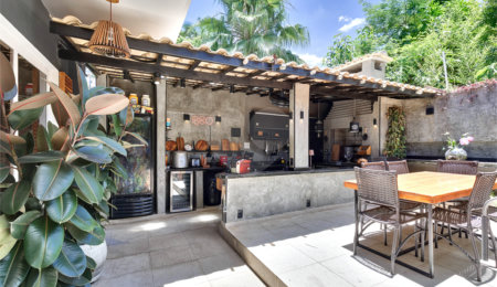 Casa à venda com 4 quartos, sendo 2 suítes,  em Granja Julieta, São Paulo, SP